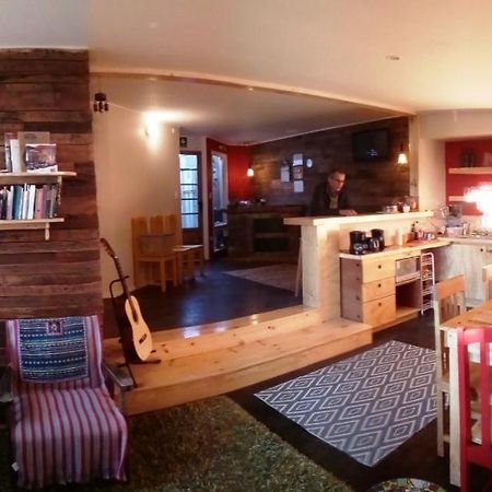 Treehouse Patagonia Hostel Puerto Natales Exterior photo