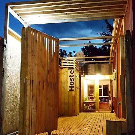 Treehouse Patagonia Hostel Puerto Natales Exterior photo