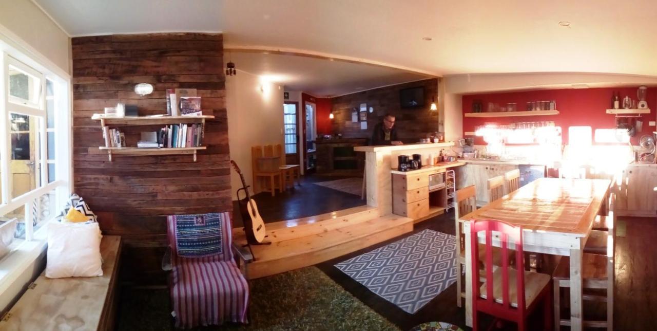 Treehouse Patagonia Hostel Puerto Natales Exterior photo