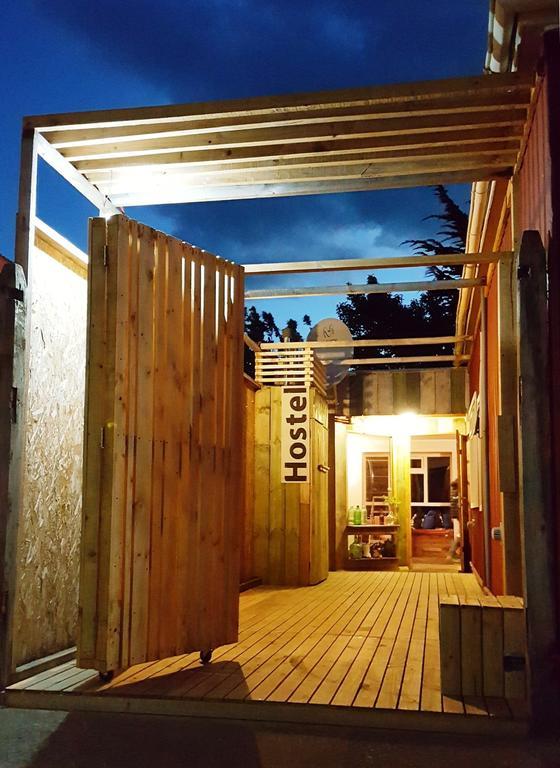 Treehouse Patagonia Hostel Puerto Natales Exterior photo